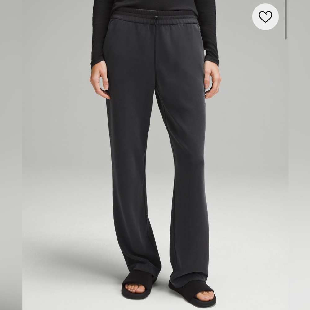 LULULEMON black soft stream sweatpants high rise